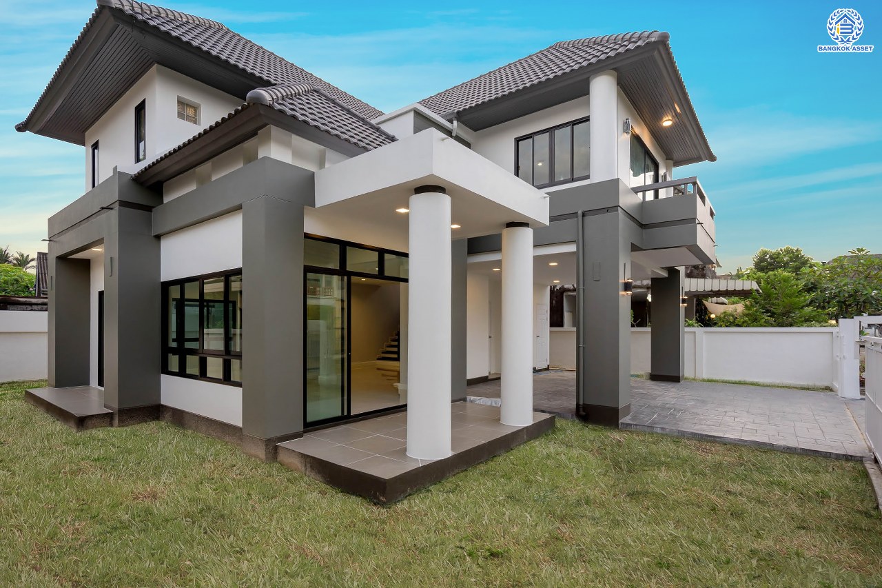 บ้านมือสองตกแต่งใหม่ ม.เนเบอร์โฮม วัชรพล เนื้อที่ 68 ตร.ว. ฟังก์ชัน 3 ห้องนอน 4 ห้องน้ำ 1 ห้องแม่บ้าน จอดรถได้ 2 คัน บนทำเลเชื่อมต่อหลายเส้นทาง ทั้ง ถนนสุขาภิบาล5 ถนนสายไหม และถนนรามอินทรา ใกล้ทางด่วน "ฉลองรัช" และรถไฟฟ้าสายสีเขียว "สถานีสายหยุด"